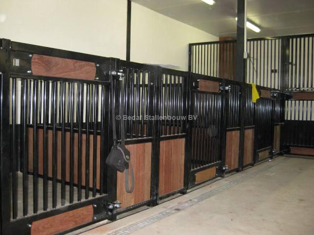 binnen hondenkennel luxe